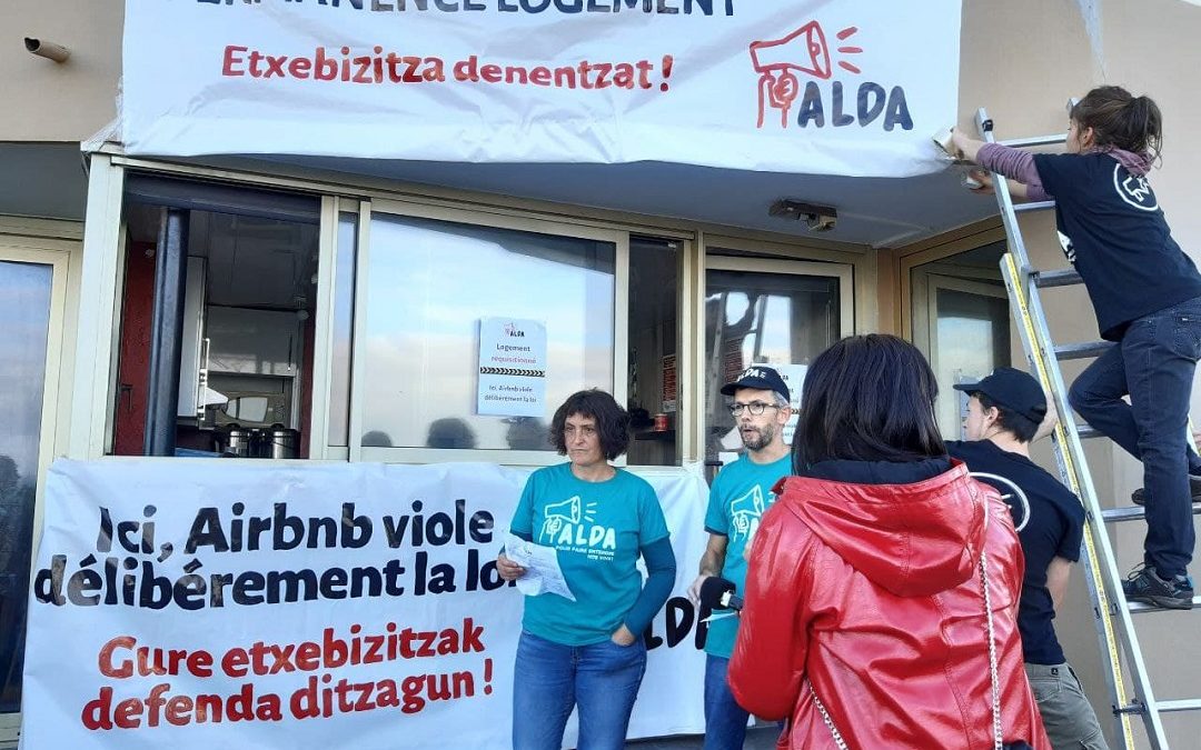 Ekintza iragaiten ari: Biarritzen, Aldak Airbnb bat  etxebizitzari buruzko permanentzia batean eraldatzen du