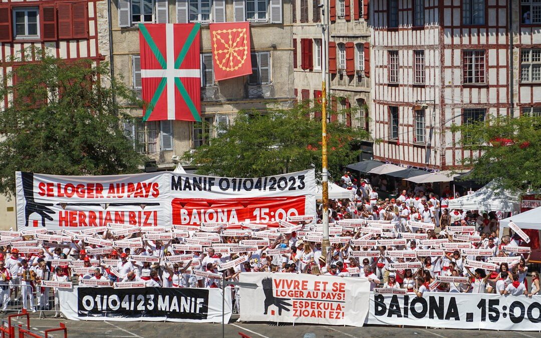 Herrian bizitzeko eskubidearen aldeko 1000en Deian